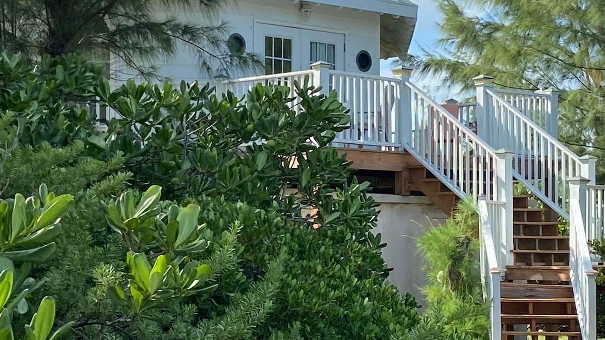 Gregory Town Villa | Villa in Secluded Whale Point