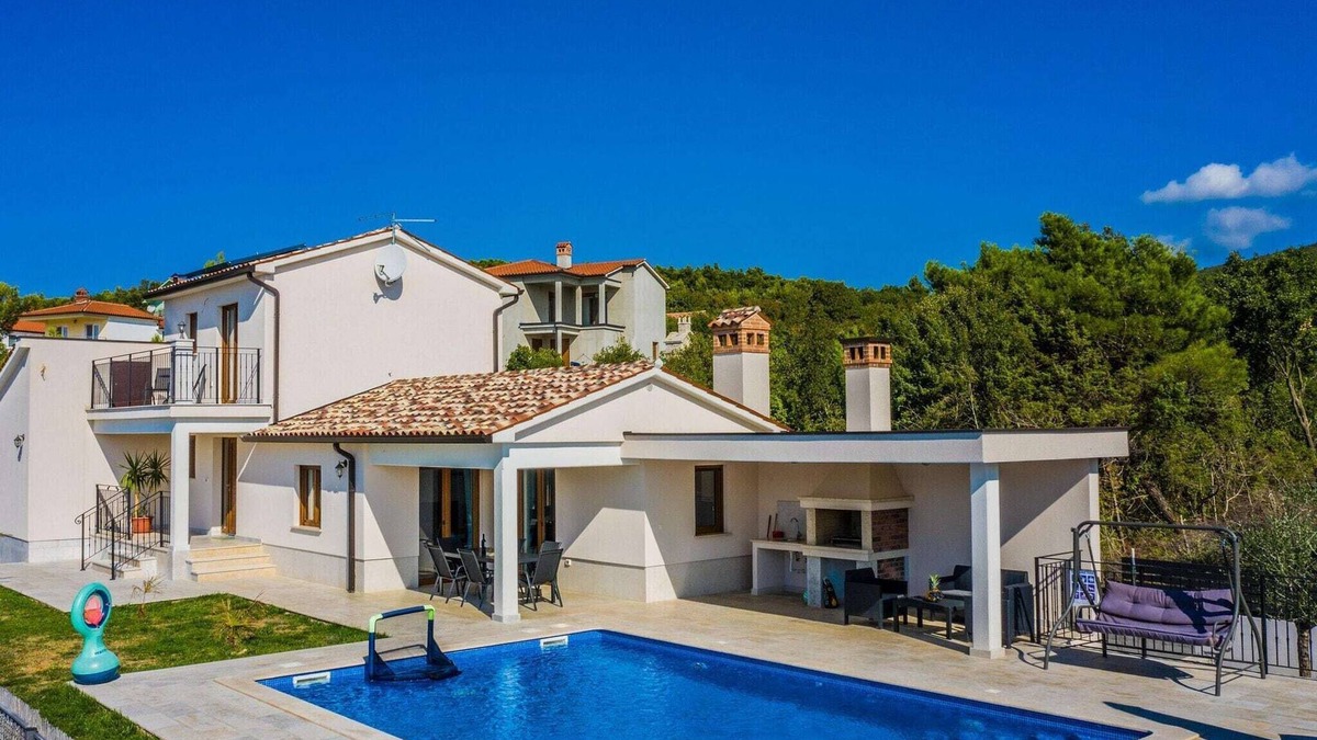 Viskovici Villa | Villa in Sveti Lovrec with Private Pool & Beaches