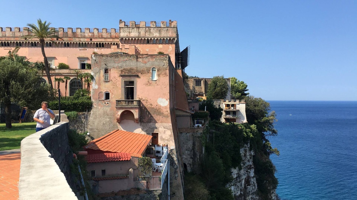 Vico Equense Other | Villa in the castle with swimming pool and beach.