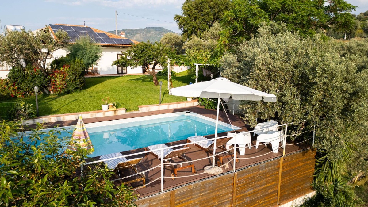 Acquedolci Villa | Villa in the countryside with pool