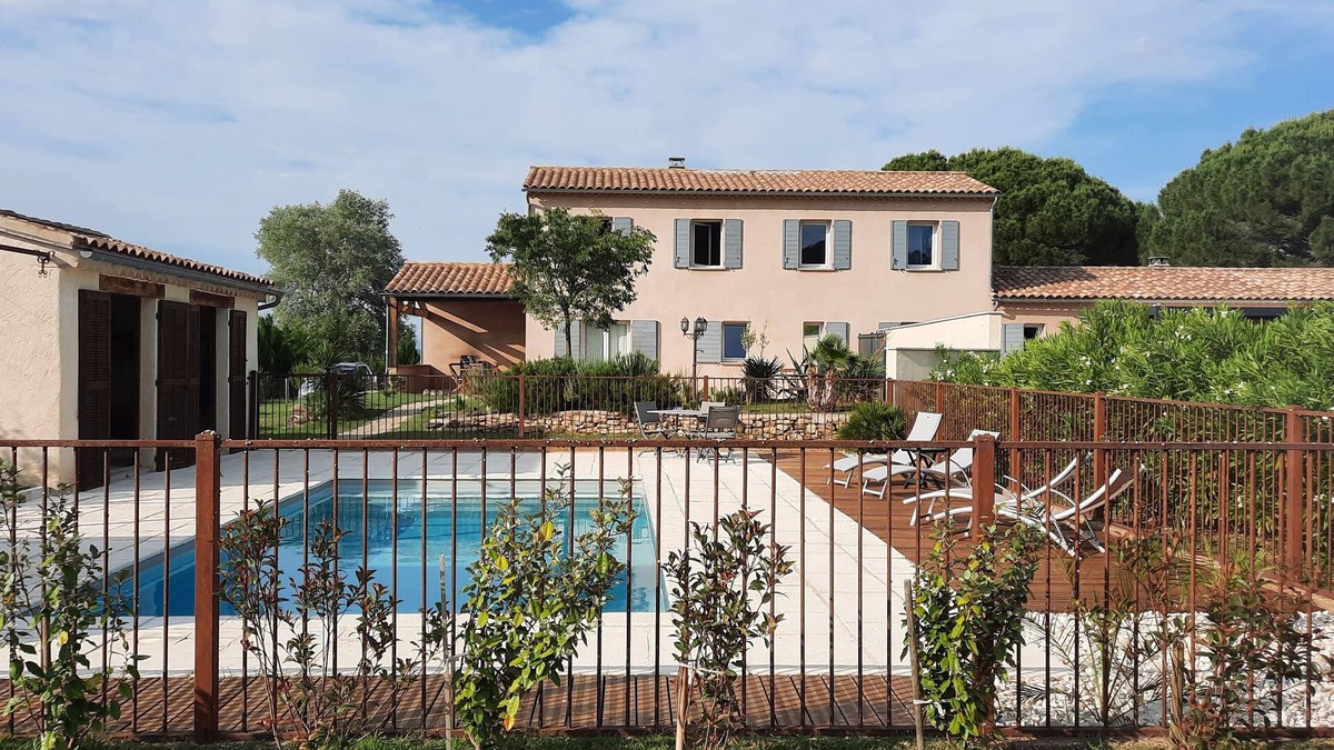 Mondragon House | villa in the heart of the vineyards for 6/8 people