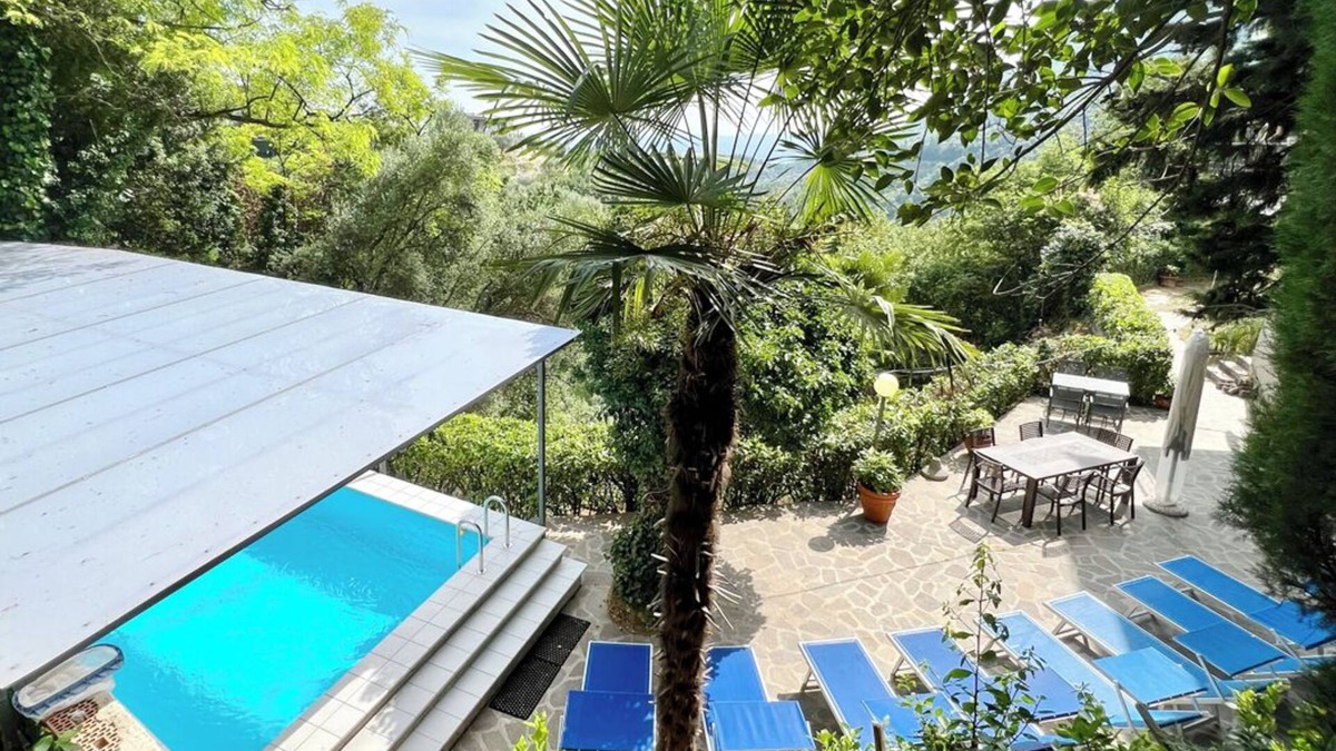 Toscolano Maderno Villa | Villa in the countryside with 2 apartments, private swimming pool, party room and lake view