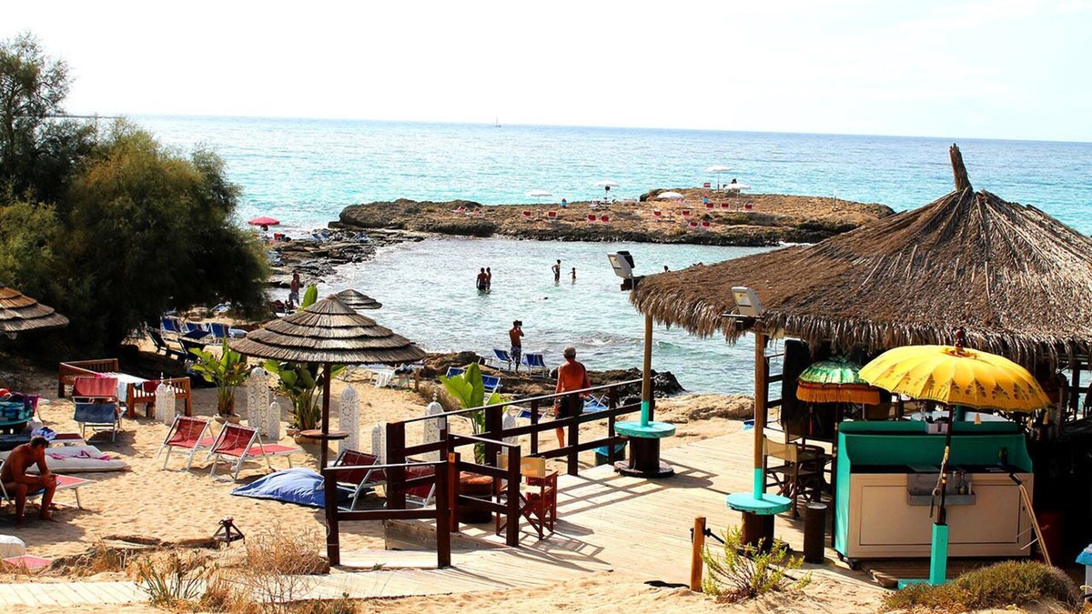 Gallipoli Villa | Villa in the vicinity of the sandy cove "Punta Della Suina"
