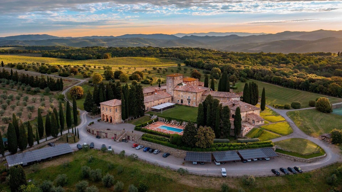 Castelnuovo Berardenga Villa | Villa in Vagliagli with 52 bedrooms sleeps 100