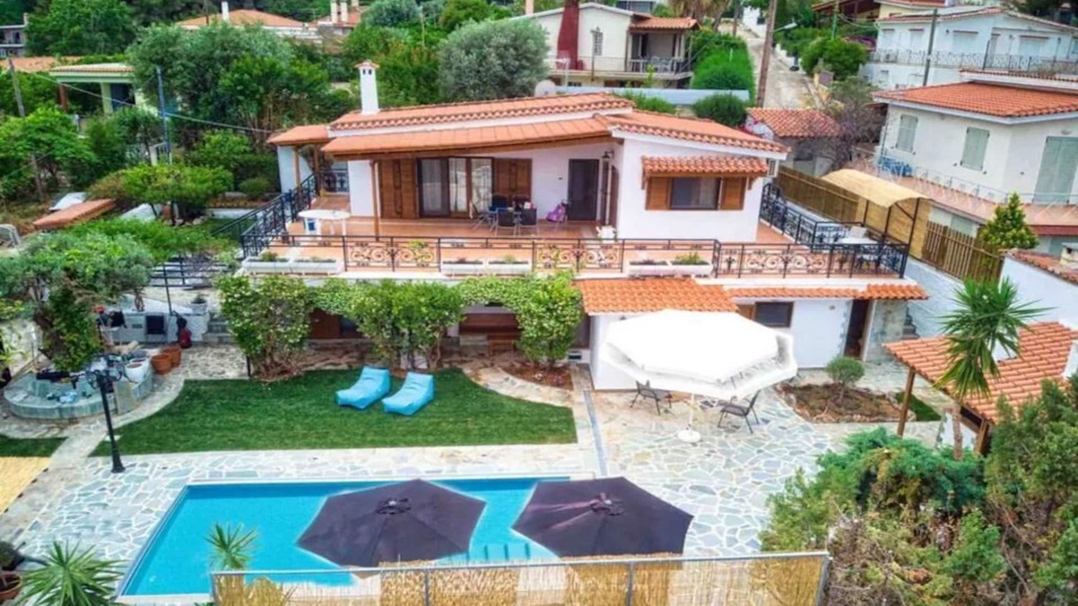 Oropos Villa | Villa in Vlastos, Kalamos with swimming pool, just 500 meters from the sea.