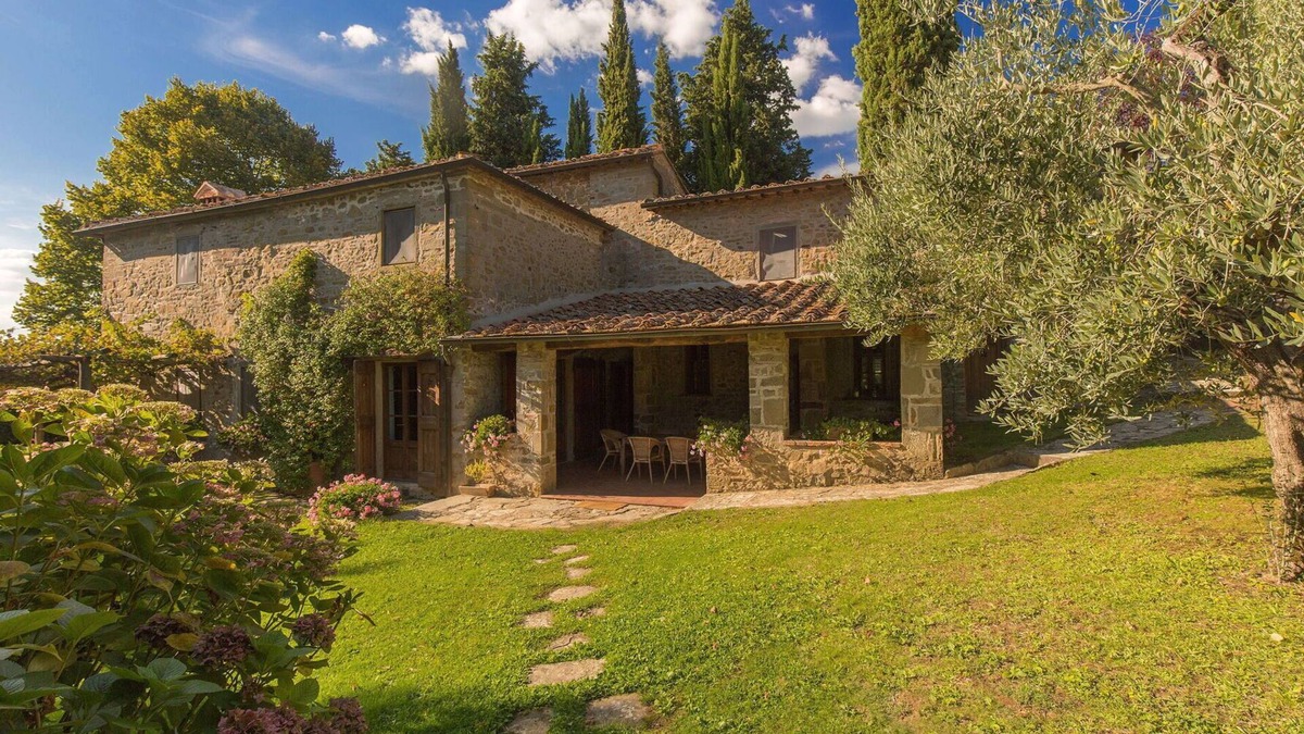 Volpaia Villa | Villa in Volpaia with 6 bedrooms sleeps 11