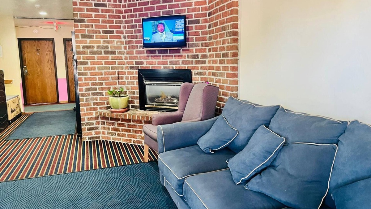 Fort Atkinson Hotel | Villa Inn Motel Near Hwy 12 WI Capital O