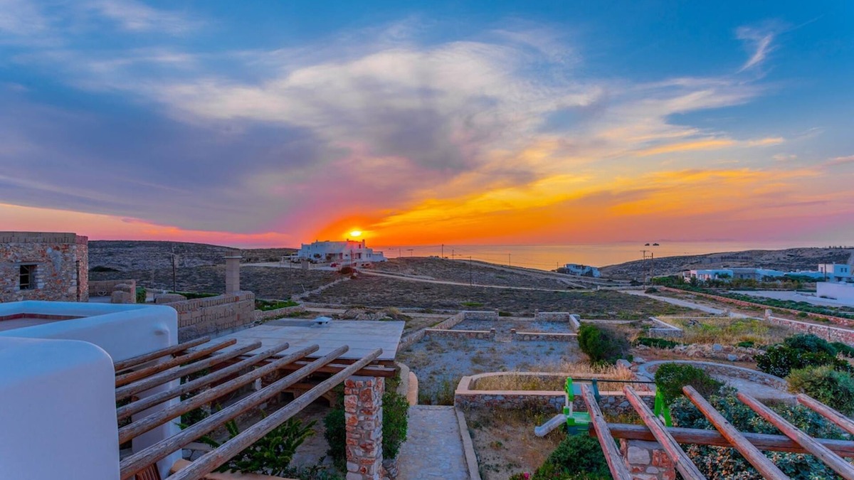 Parikia House | Villa Ioanna for 10 - AllParos Villas