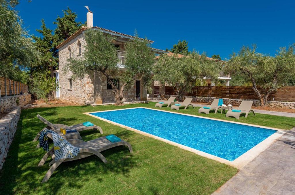 Ano Vasilikos Villa | Villa Ionio Elia by Villa Plus