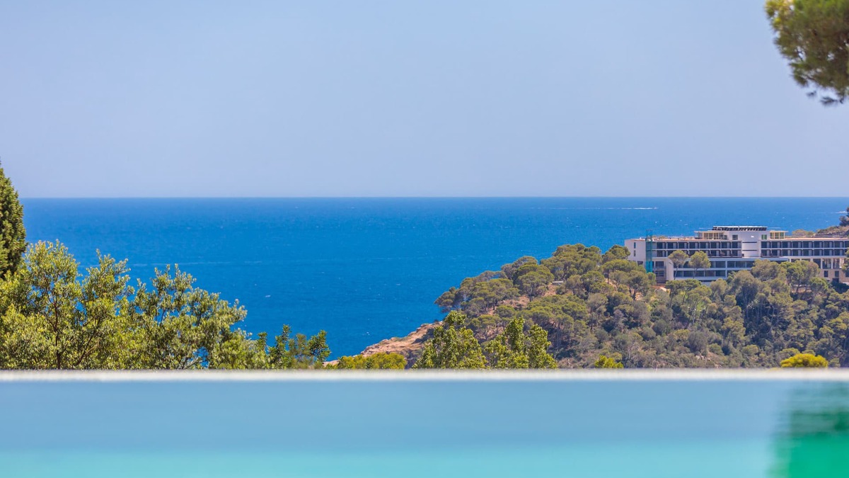 Aiguablava Villa | "Villa Irina in Begur: Luxury and Sea Views Near the Beach"