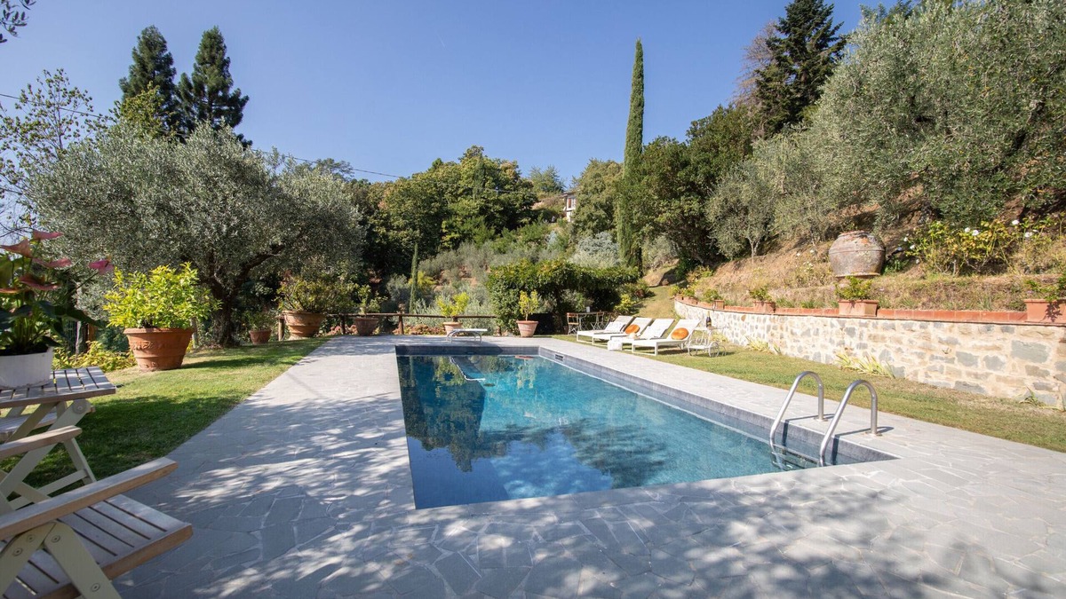 Capannori Villa | Villa Iris with Swimming Pool