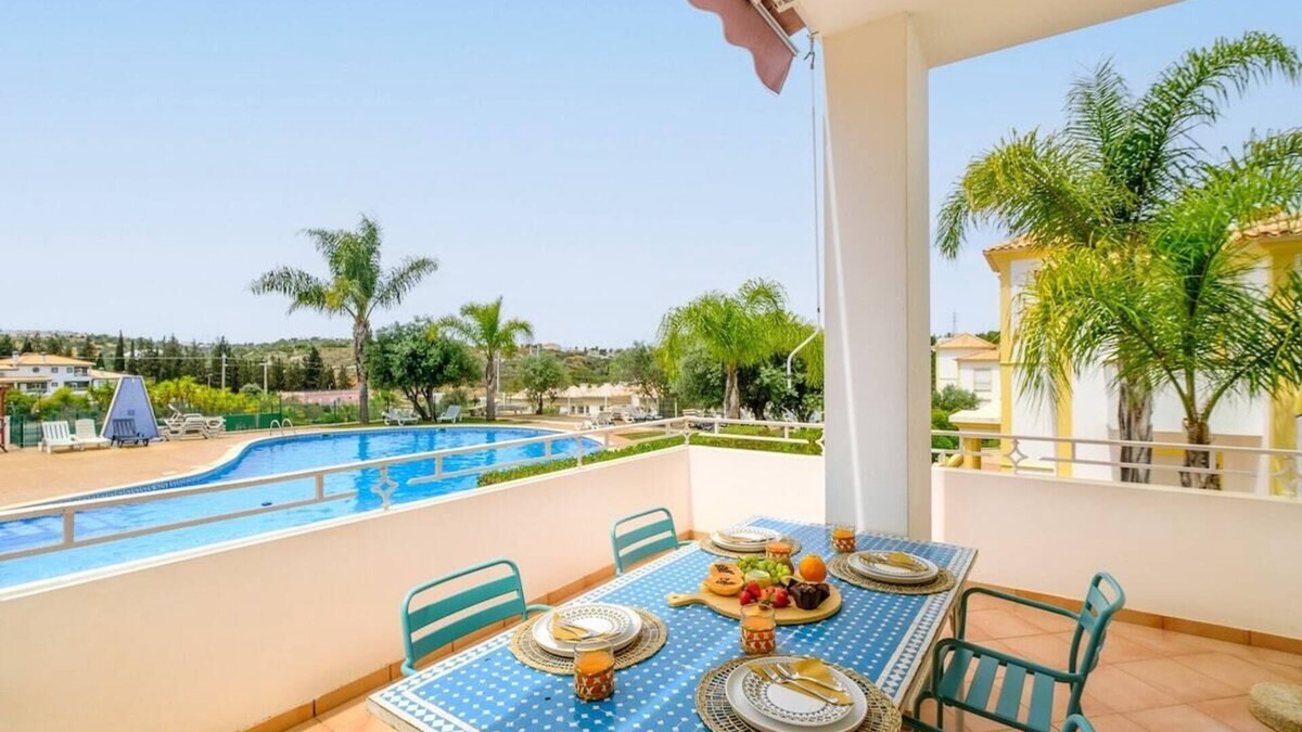 Urbanizacao dos Calicos Ski Chalet | Villa Isabella - FARM VILLAGE