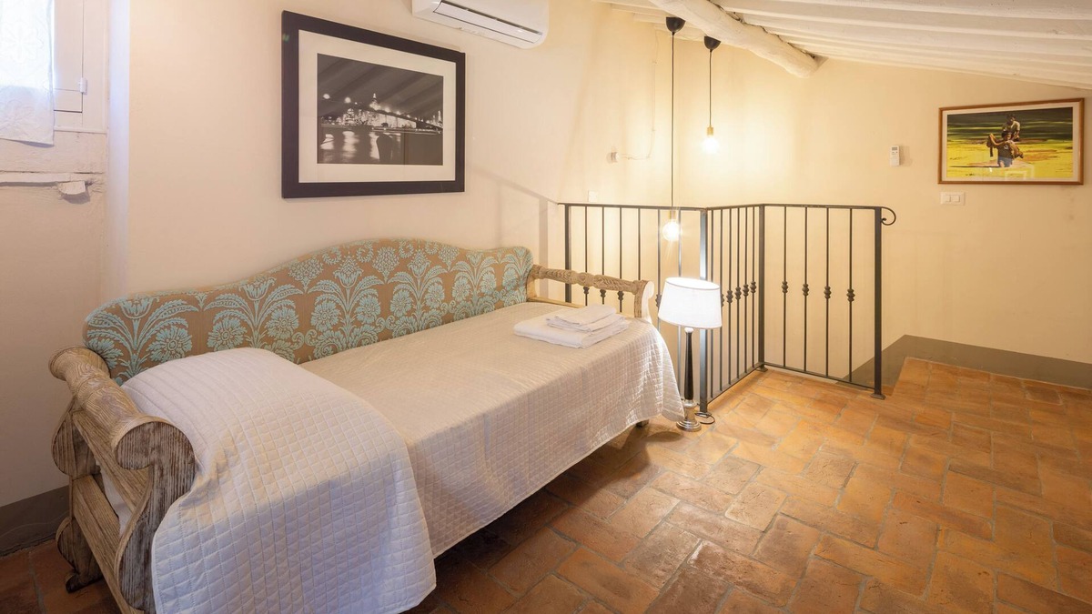 San Ginese Villa | Villa Isabo~Hills Delight, Lucca. Enchanting 5 bedroom Villa in Capannori, Italy