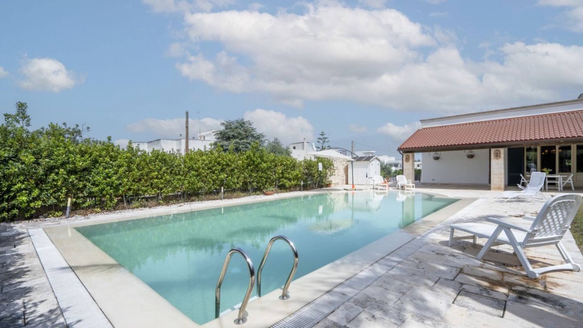 Noicattaro Villa | Villa Poggio Verde with pool: Exclusive Retreat