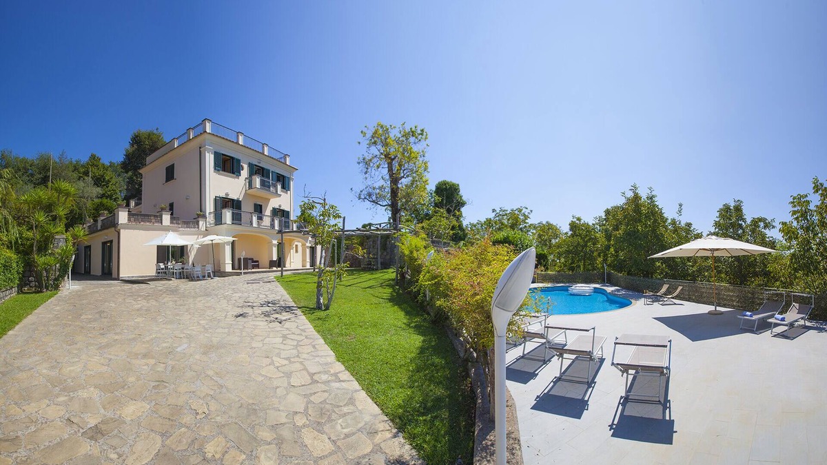 Massa Lubrense Villa | Villa Il Noce with Private Pool, SPA, Garden, BBQ and Parking