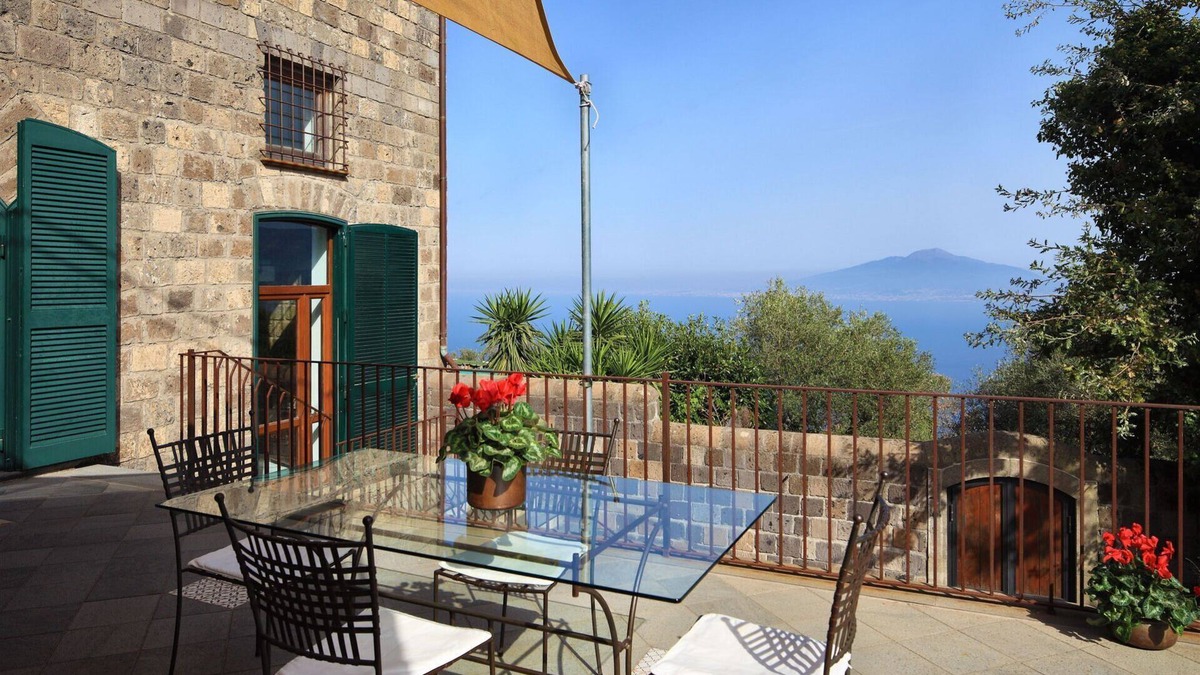 Sant'Agata sui Due Golfi Villa | Villa in Sant'agata Sui Due Golfi with 5 bedrooms sleeps 12