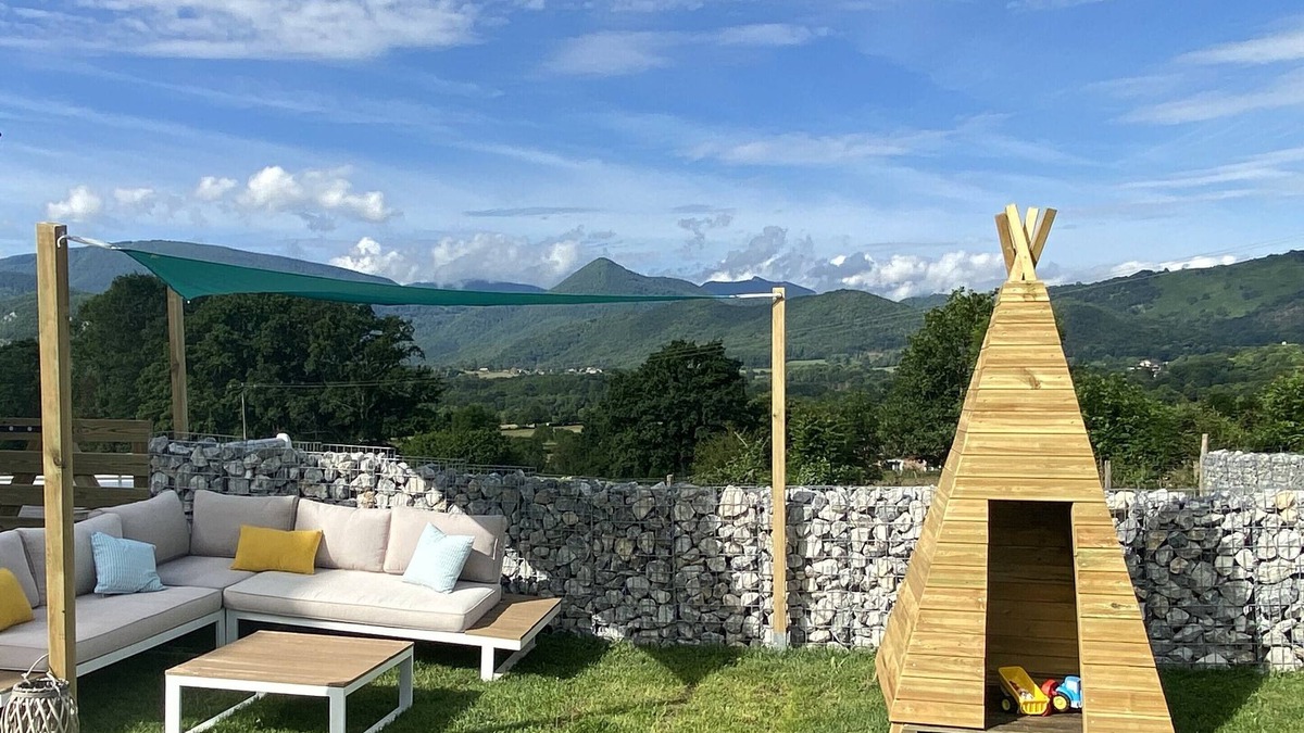 Seilhan House | Villa Jacuzzi, Terrain de Pétanque et Aire de Jeux vue sur les Pyrénées