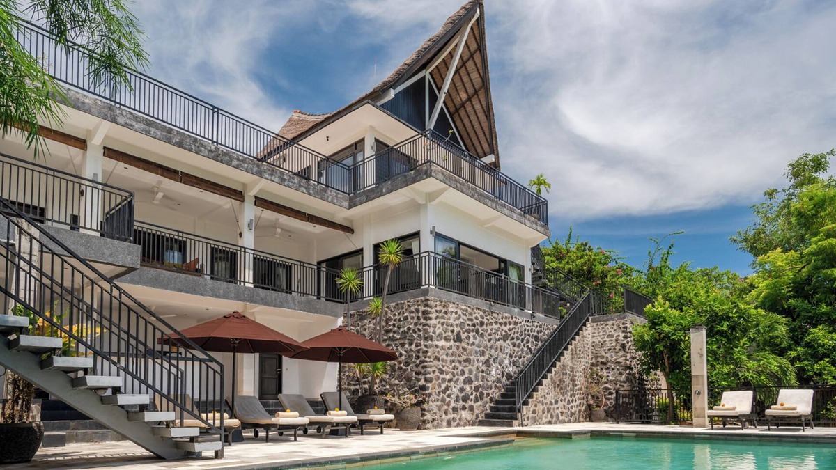 Temukus Villa | Villa Jempiring: Luxury Balinese Style Villa With Amazing Sea Views!
