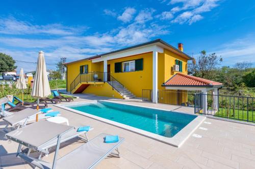 Sveta Nedelja House | Villa Jole, a charming modern villa surrounded by rustic beauty