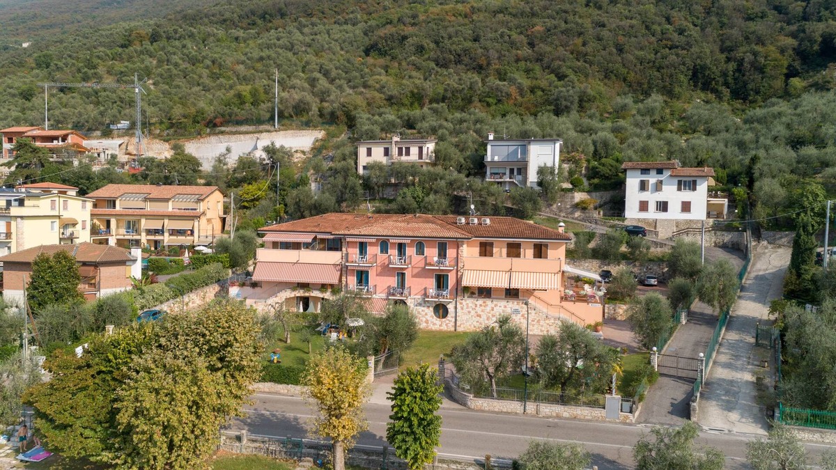 Brenzone sul Garda Bed & Breakfast | Villa Josefine Fron Lake - Adults Only