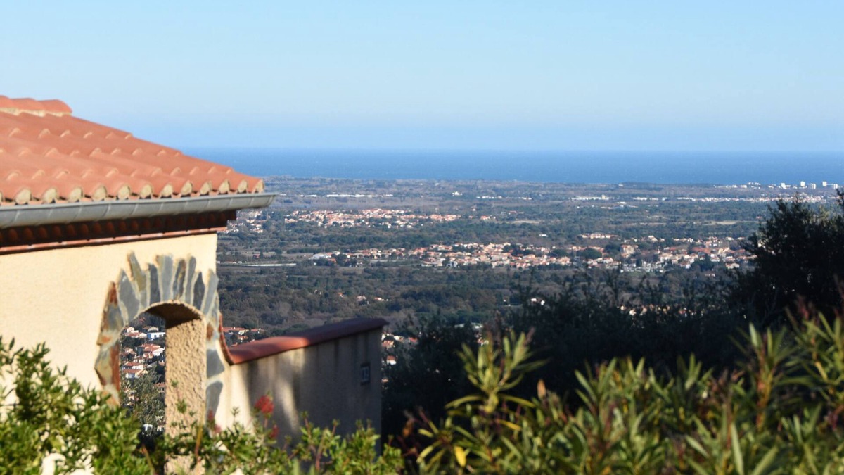 Laroque-des-Alberes Villa | Villa Josephine: On the hillside overlooking the sea, terrace, pool & tennis