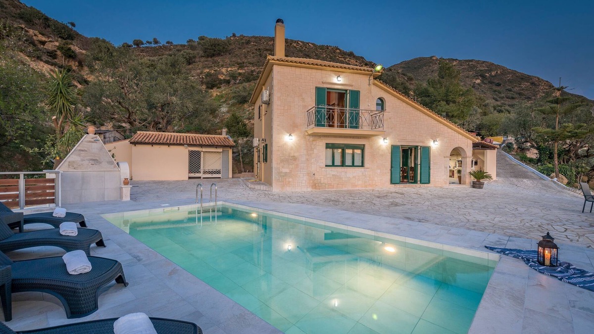 Argassi Villa | Villa Kanalos 4-bedroom villa with private pool