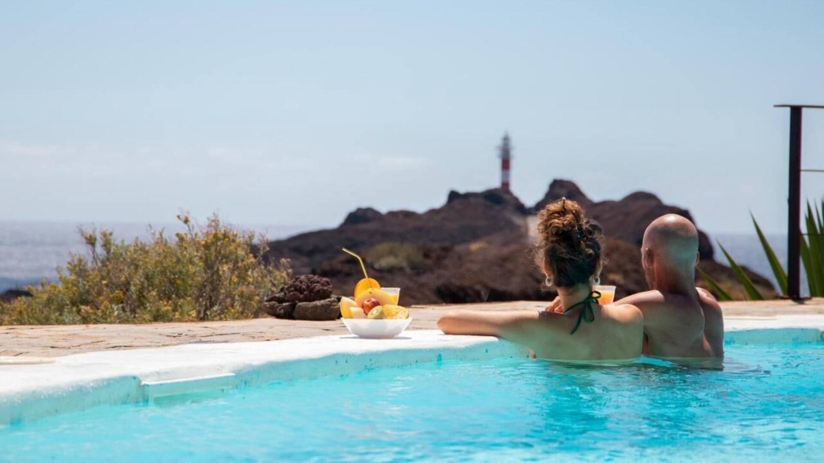 Buenavista del Norte Villa | Villa "Karat Villa Oásis De Teno" with Heated Pool, 2 Terraces & Wi-Fi