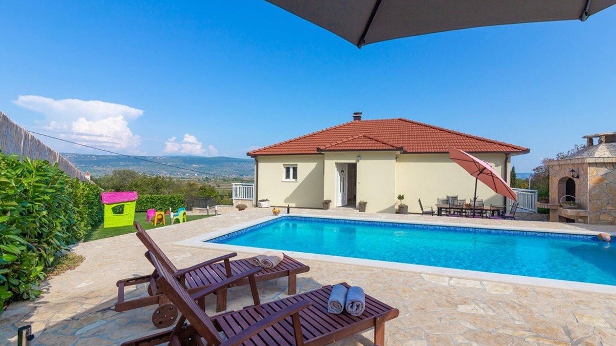 Zmijavci House | Villa Katarina * mit Pool, Kinderspielplatz, Grillstelle