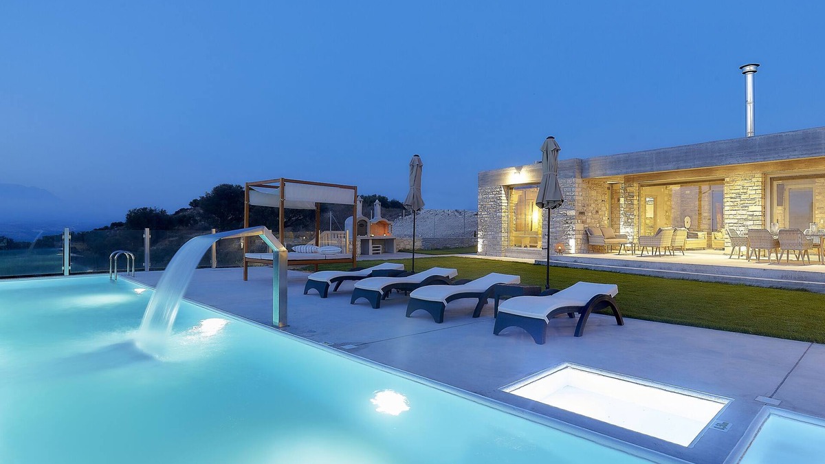 Kamilari Villa | Villa Kori 2 bedroom villa with a private pool, sleeps 6