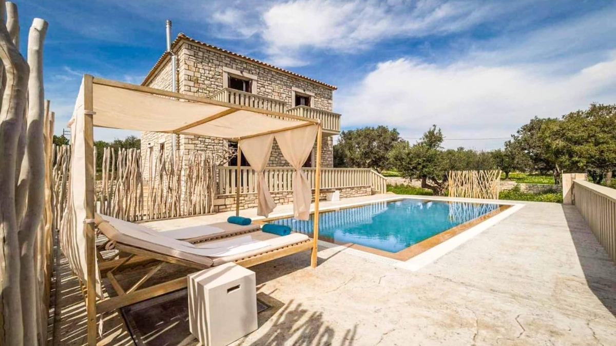 Livadhakia Villa | Villa Koroni - Three Bedroom Villa, Sleeps 6