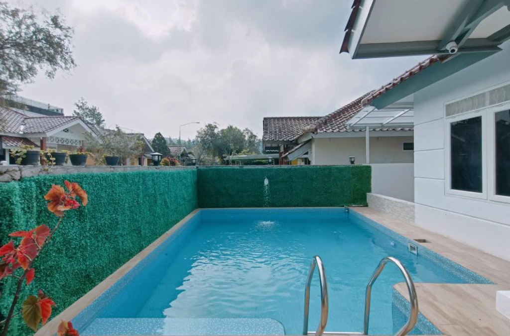 Cipanas Villa | Villa Kota Bunga Madeline