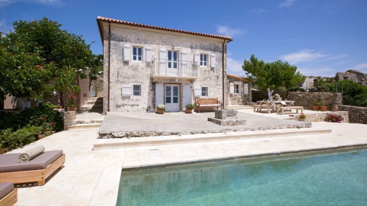 Mesovounia Villa | Villa Kothreas - Four Bedroom Villa, Sleeps 8