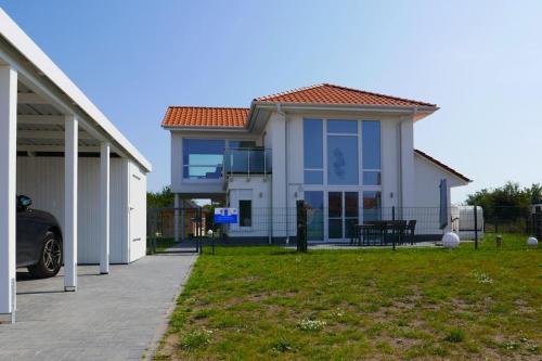 Trent House | Villa Kristall