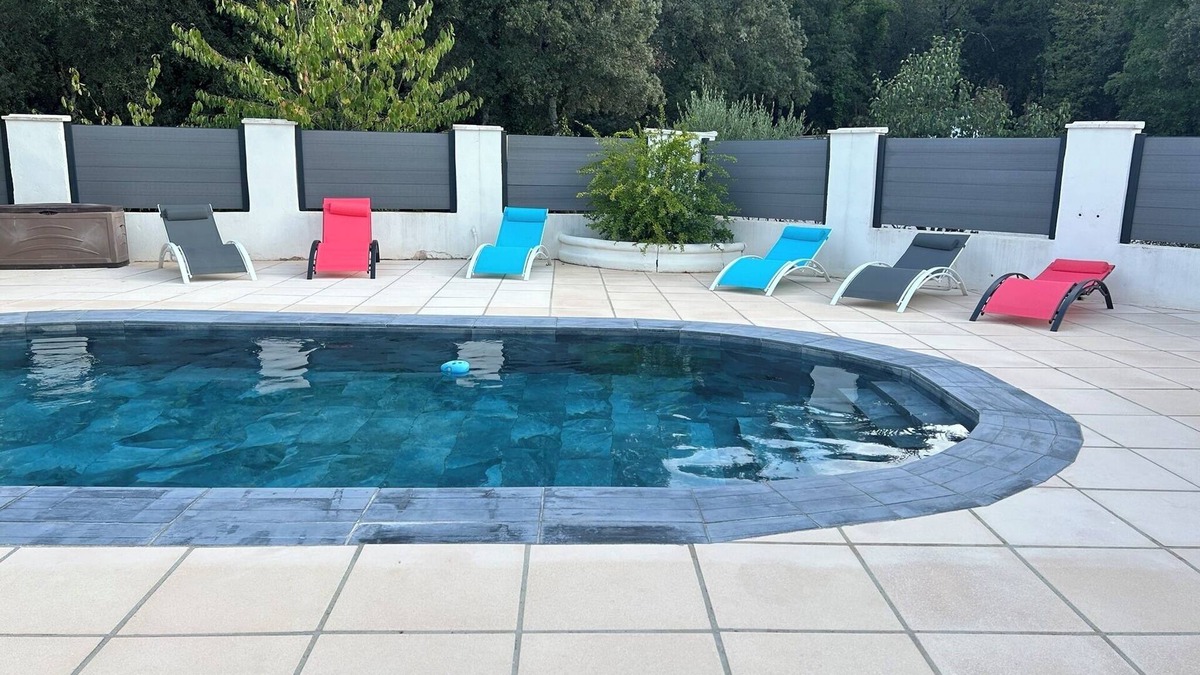 Neoules House | VILLA L'AZUREA