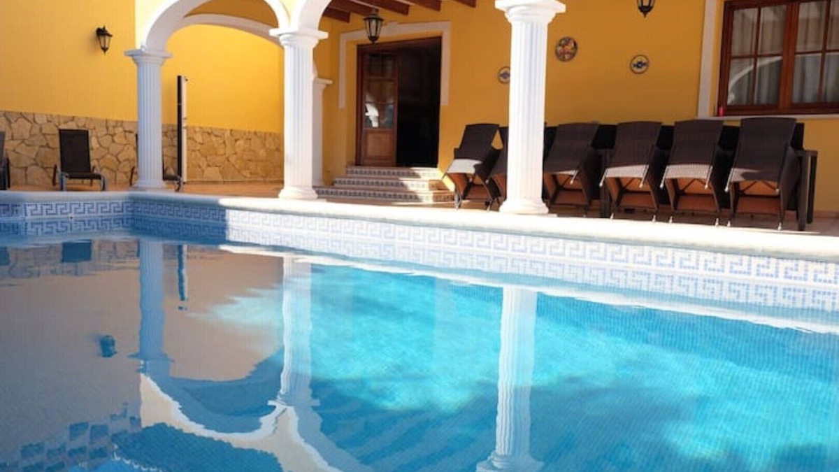 Villalonga Villa | Villa La Corona Amarilla - 5 bedroom villa with private pool