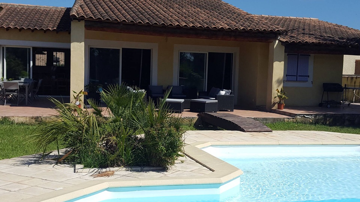Arles Villa | VILLA "La Crau" POOL WITH SALT ON 2500M2 Garden