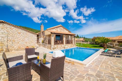 Mouzaki Villa | Villa La Isla with Private Pool