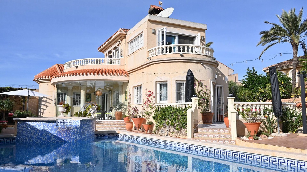 El Algar Villa | Villa 'La Mariposa' with Sea View, Wi-Fi and Air Conditioning