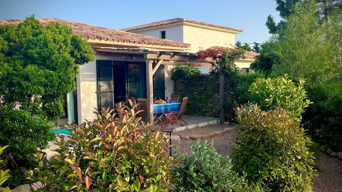 Lecci House | Villa La Vacca 🏡Warm welcome 🧡 heated pool 🌞beach 5' away 🏖️