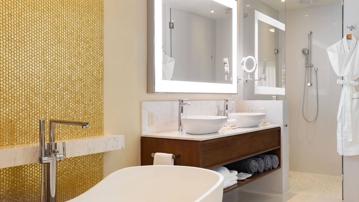 Santa Rosa Apartment | Villa La Valencia - One Bedroom Pool view suite