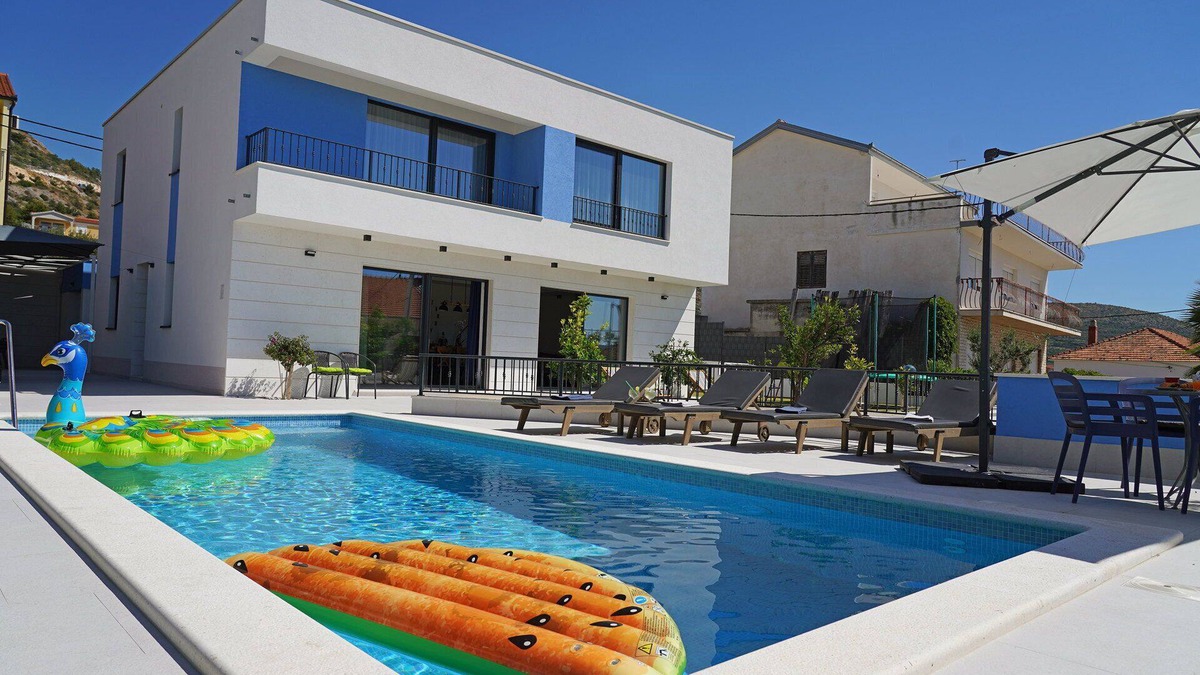 Seget Donji Villa | Villa Lady Blue with Heated Pool