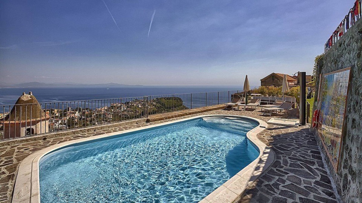Scala Villa | Villa Laila Grande, fully refundable with voucher*: A charming two-story villa which faces the sun and the sea, with Free WI-FI.