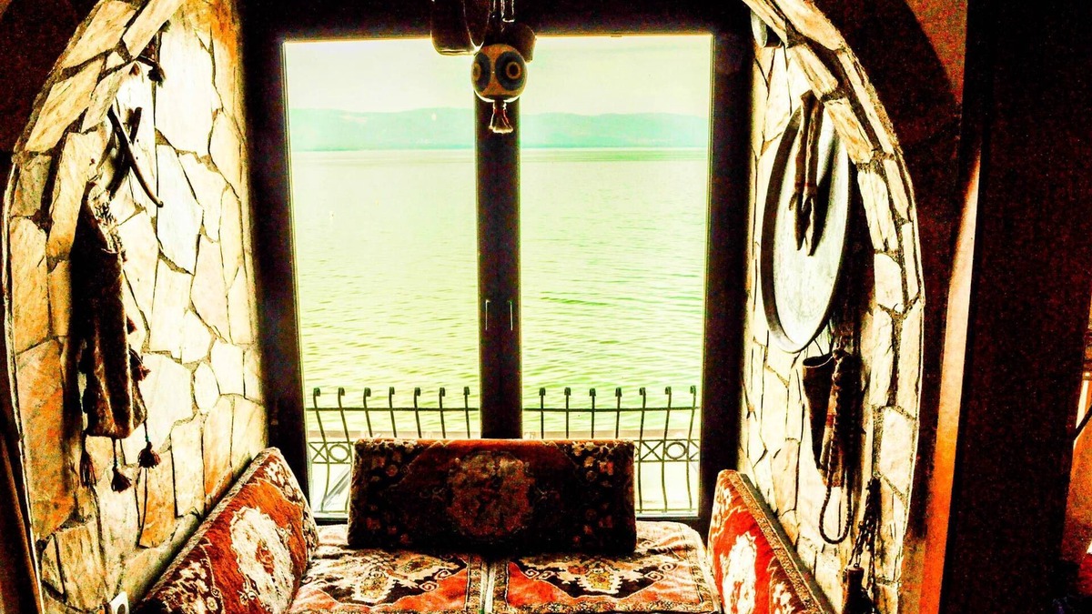 Orhangazi Villa | Villa Lake Paradise - Large Villa Lakeshore