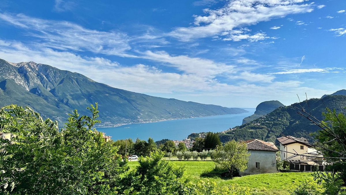 Campi Villa | Villa Larici - Unique View of Lake Garda and Monte Baldo