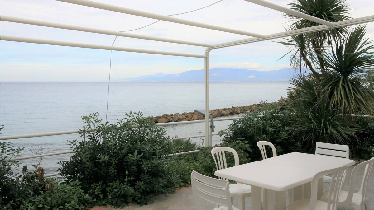 Pizzo Apartment | Villa Laura by the Sea - ST