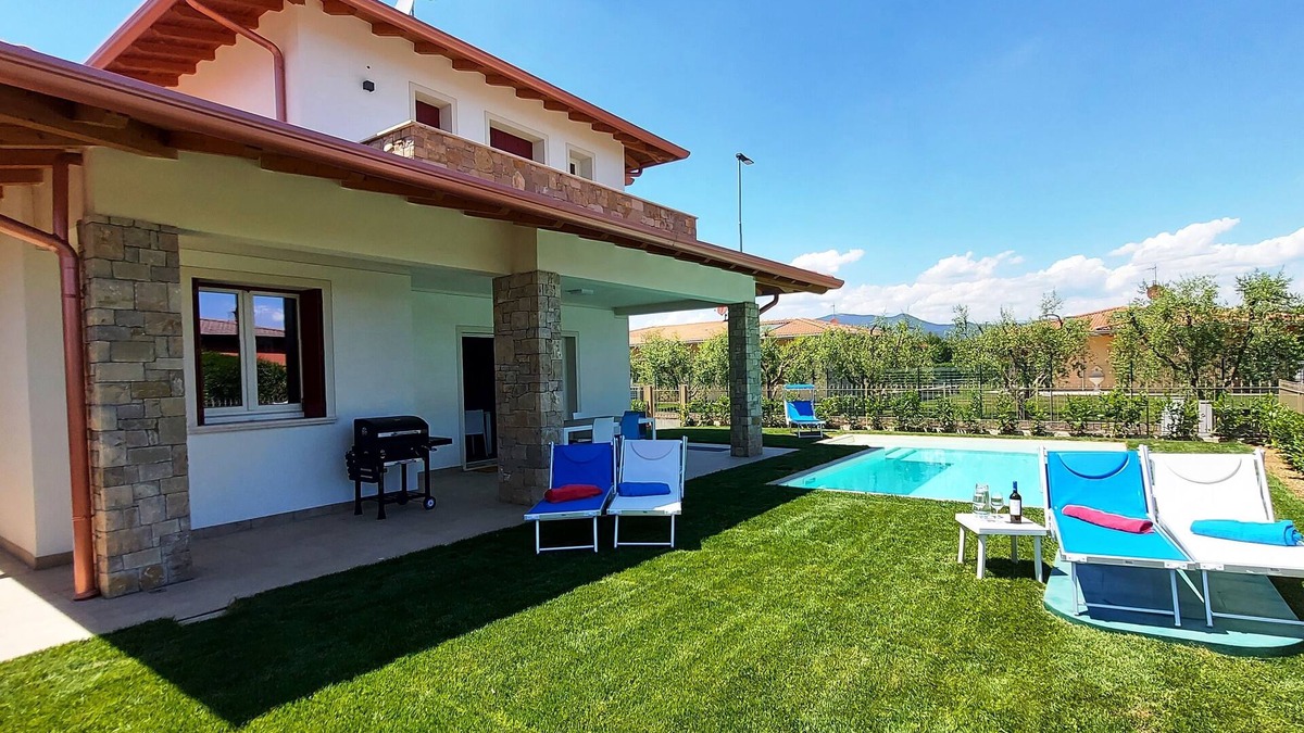 Crociale Villa | Villa Laura, with private heated pool and garden