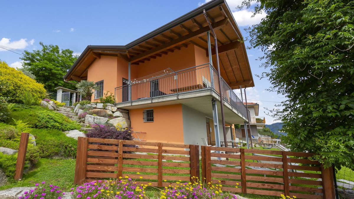 Besozzo Villa | Villa Laura Private Pool and Garden, Besozzo, Italy
