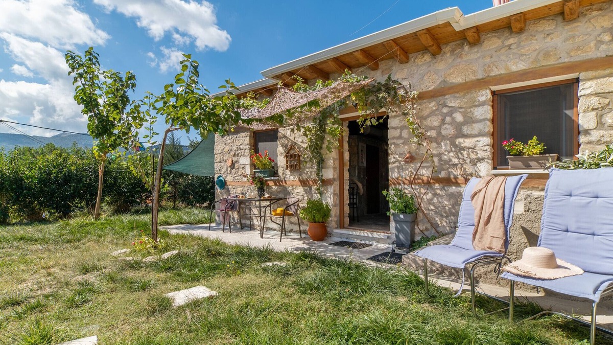 Drimonas House | Villa Lazar with Terrace, A/C & Wi-Fi