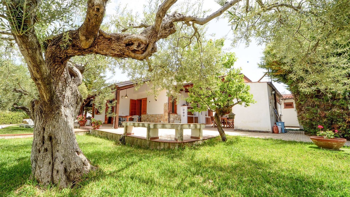 Mazzaforno Apartment | Villa Le Magnolie