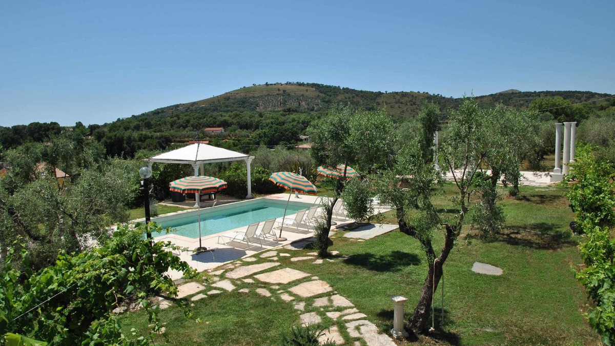 Itri House | VILLA LE VIGNE with swimming pool